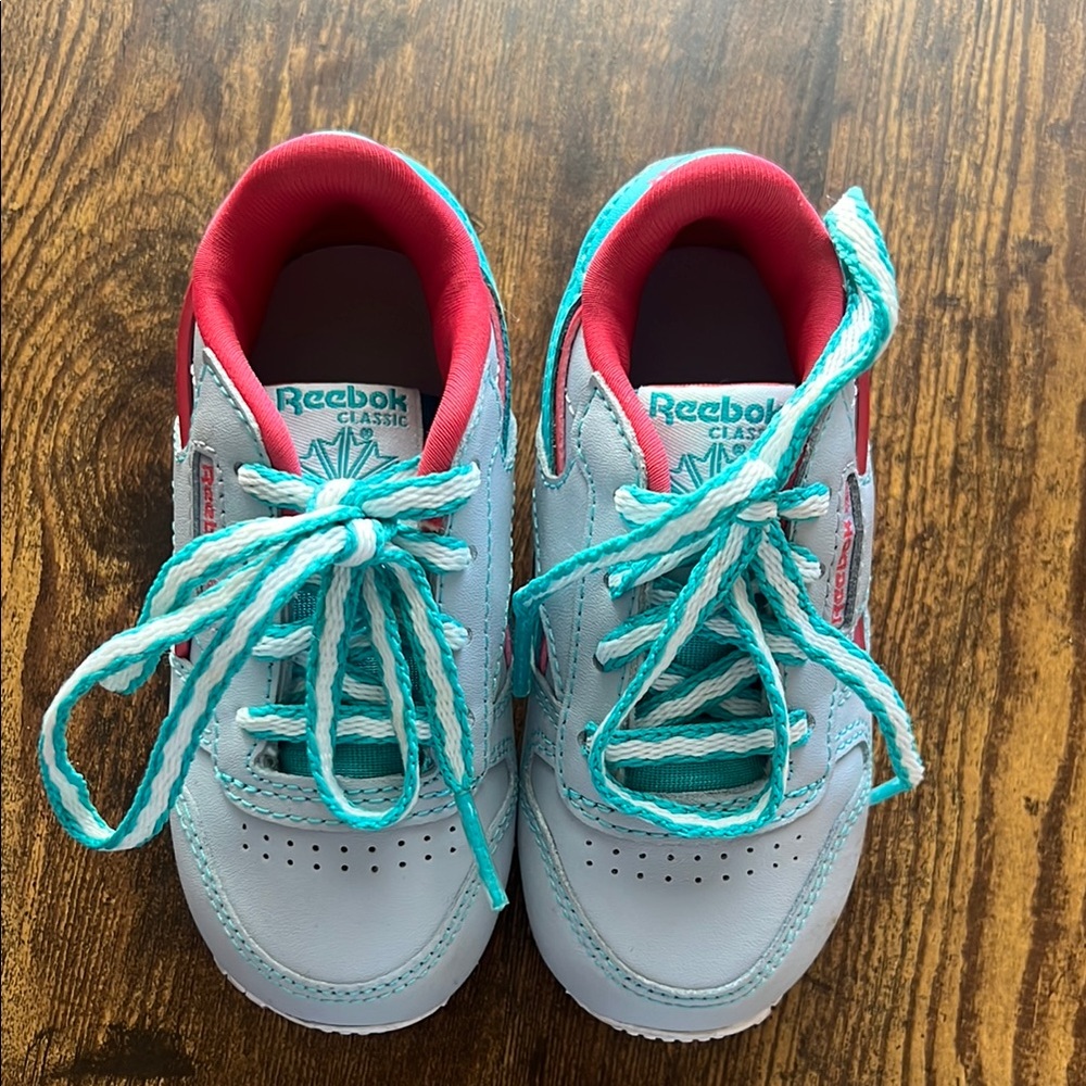 Reebok White and Blue Sneakers for Everyday Comfort